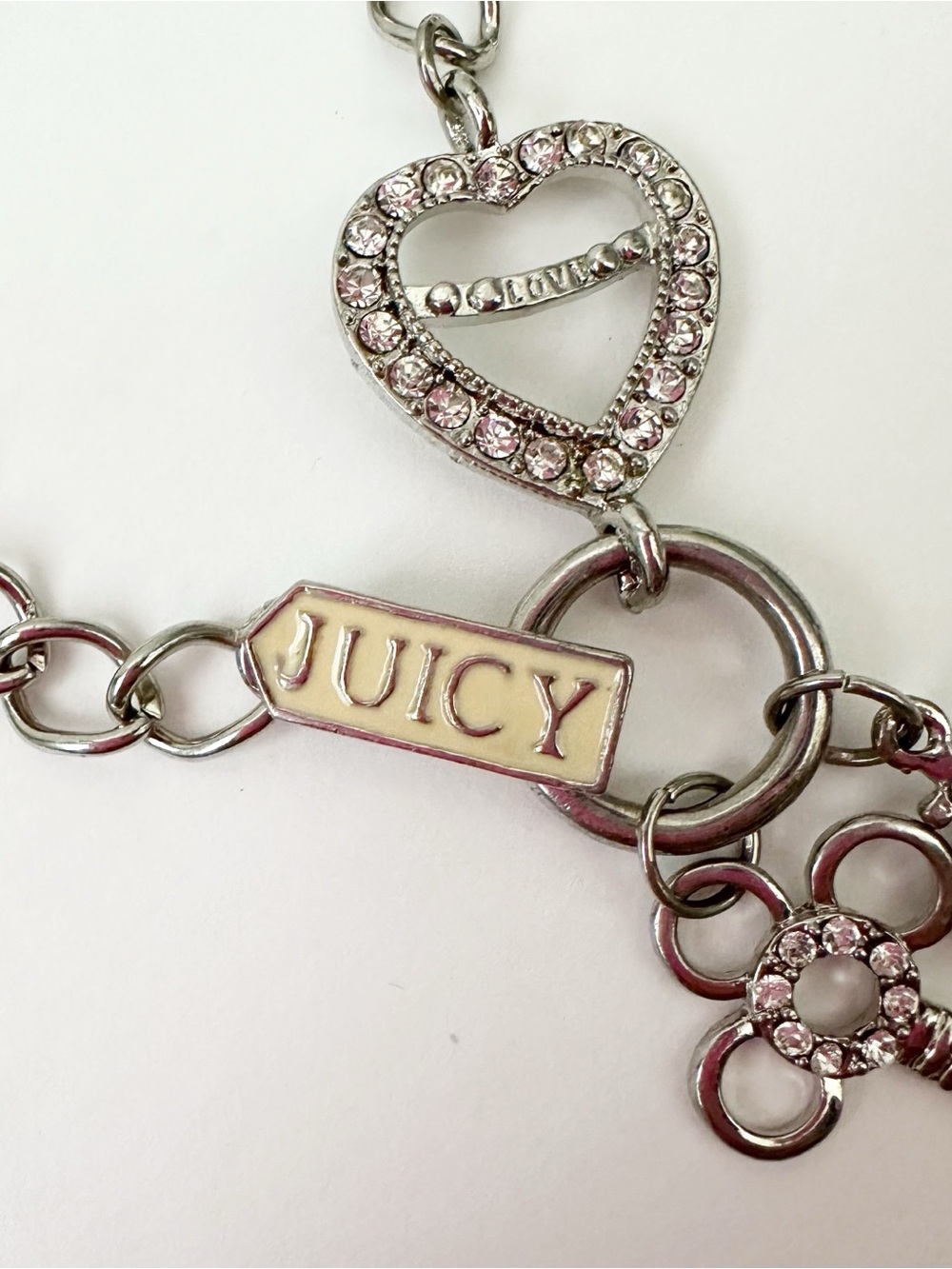 VINTAGE JUICY COUTURE SILVER-TONE KEY, CRISTAL HEART CHARM NECKLACE BRACELET SET - Picture 6 of 7